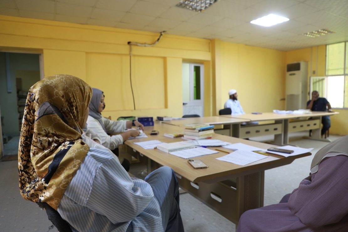 مركز التدريب والتطوير يشرع في تنفيذ دورة تدريبية بعنوان "التصنيف والفهرسة".