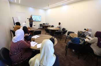 مركز التدريب والتطوير ينفذ دورة تدريبية بعنوان : مهارات السكرتارية في البيئة الجامعية