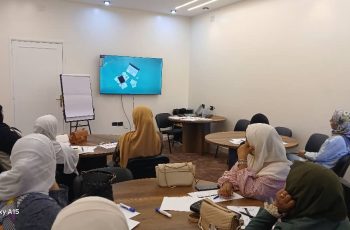 مركــز التدريــب والتطويــر بالجامعــة ينفــذ دورة تدريبيــة بعنــوان: مهــارات السكرتاريــة وإدارة المكاتــب