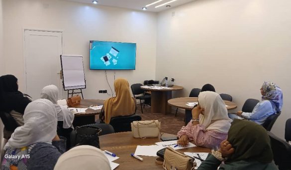 مركــز التدريــب والتطويــر بالجامعــة ينفــذ دورة تدريبيــة بعنــوان: مهــارات السكرتاريــة وإدارة المكاتــب