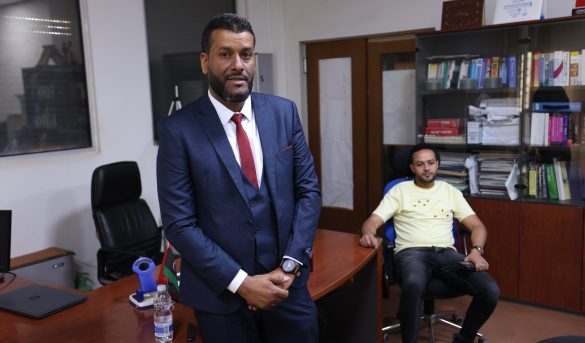 مناقشـــة رسالــــة درجــــة الإجــــازة العاليـــة (الماجستيـــر).