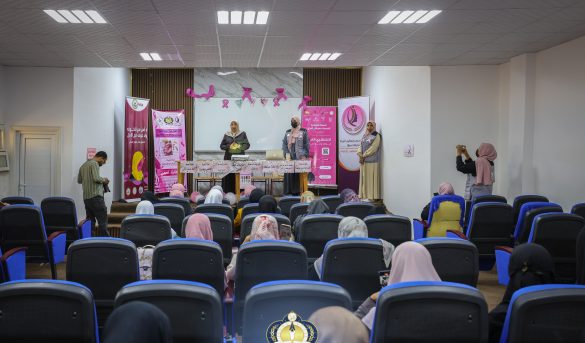 جامعـــة سبـــها تواصــل حملتــها التوعويــة بسرطــان الثـــدي.