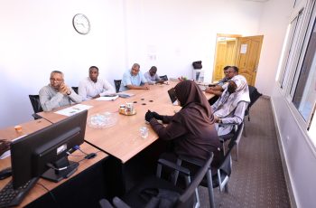 اللجنة التحضيرية للمؤتمر الدولي الأول للعلوم الطبية تعقد اجتماعها الدوري.