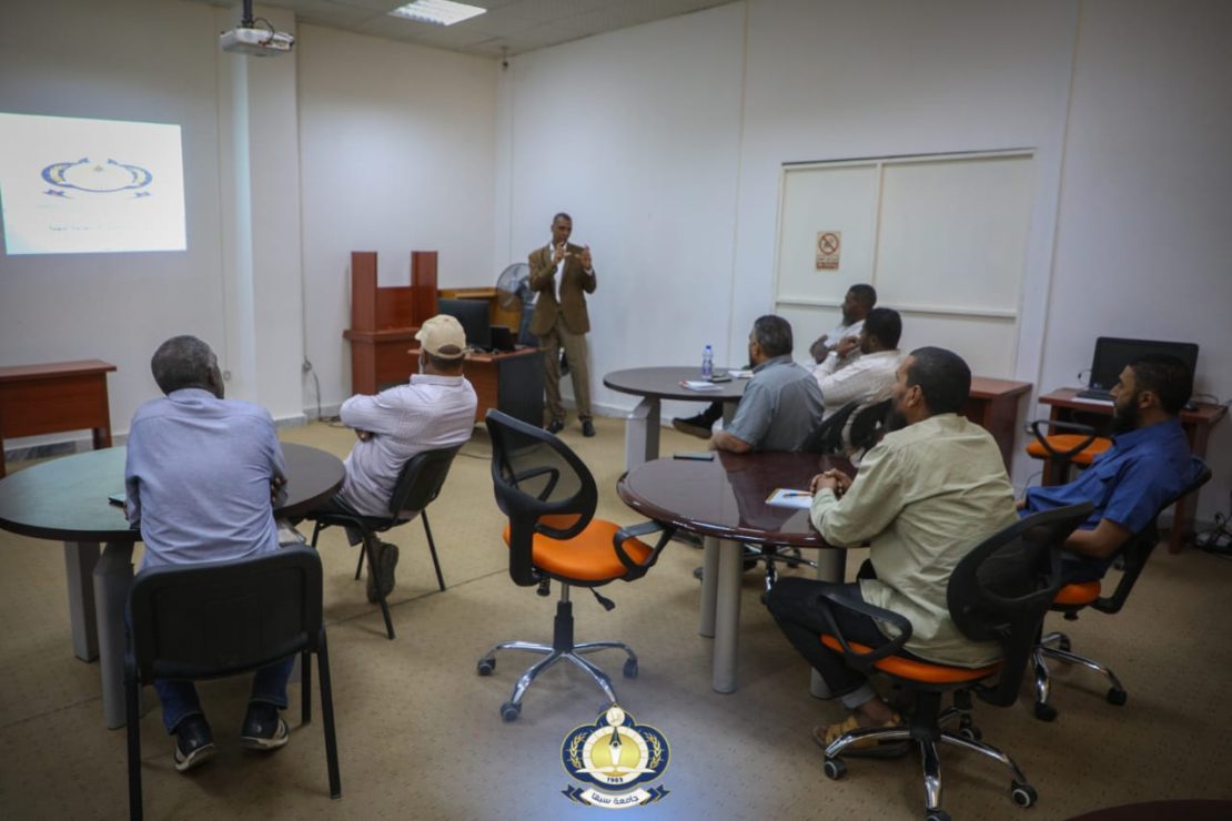 مركز التدريب والتطوير بالجامعة ينفذ دورة تدريبية بعنوان . السلامة المهنية للورش الفنية