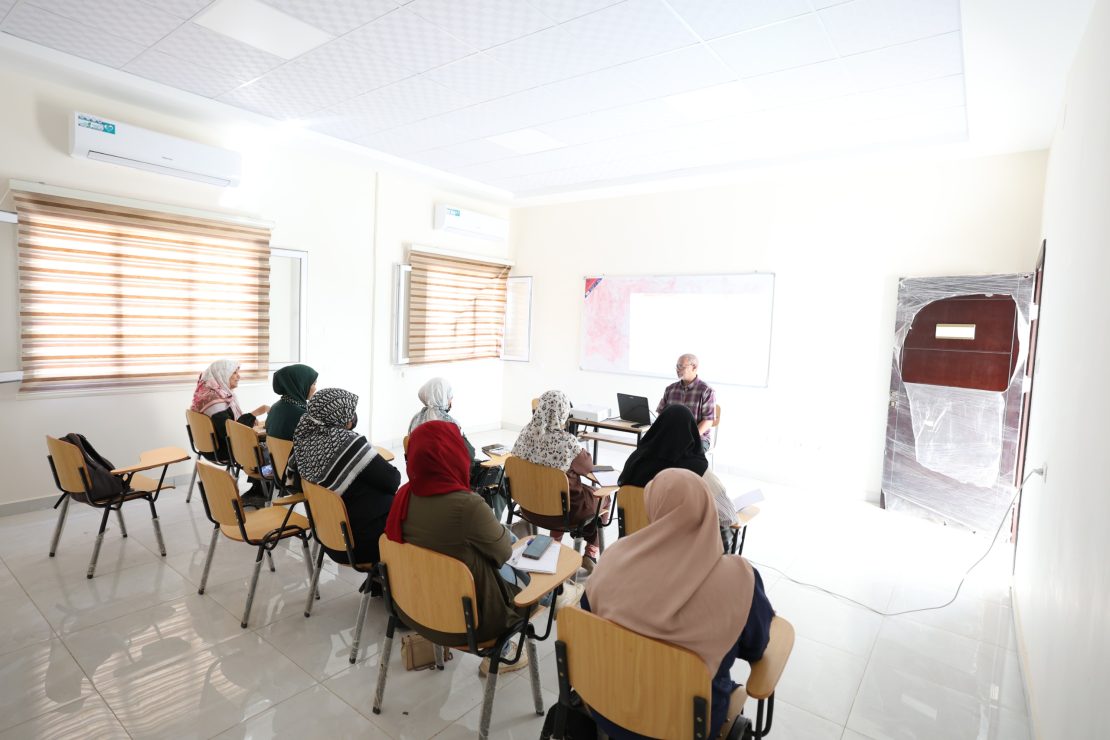 مركز التدريب والتطوير يطلق برنامجًا تدريبيًا لطلاب الدراسات العليا بكلية الطب 