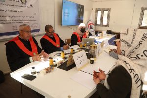 مناقشــة رسالـــة علميــة لنيــل درجــة الإجــازة العاليــة (الماجستيــر).