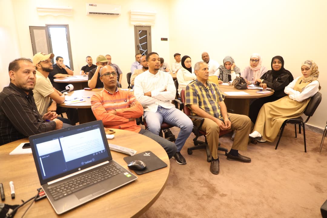 مركــز التدريــب والتطويــر بالجامعــة نفــذ ورشــة تدريبيــة بعنــوان الحوكمــة المؤسسيــة ودورهــا فـي تحسيــن الاداء بالجامعــات