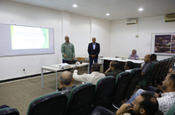 مناقشــة مقتـــرح أطروحـــة دكتــوراه فــي كليــة العلــوم.