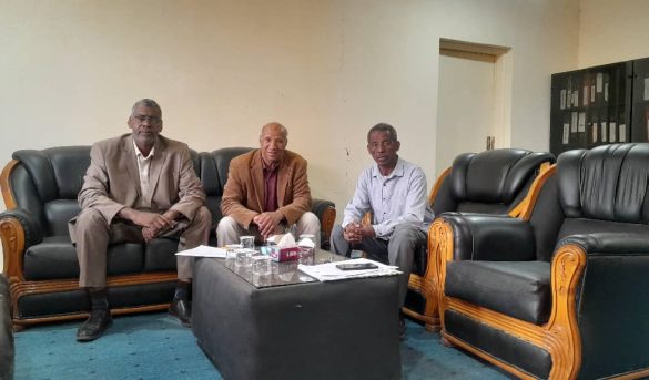 فـي إطـار التعـاون العلمـي المشتـرك، كليـة الآداب والعلـوم - أوبــاري - وكليـة التربيـة - الغريفـة - تبحثـان معـا آفـاق التعـاون العلمـي المشتــرك.