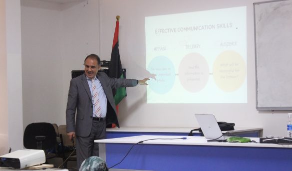 محاضــرة علميـــة فــي مهــارات التواصــل ودورهـــا في تعزيــز جــودة الخدمـــات الصحيـــة .