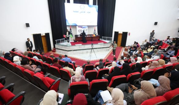 كليــة اللغـات تحتفـي باليـوم العالمـي للطـلاب وتكـرّم الأوائــل