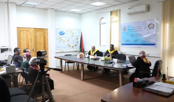 مناقشــة رسالــة ماجستيــر فــي قســم علـــوم الرياضيــات بكليــة العلـــوم .