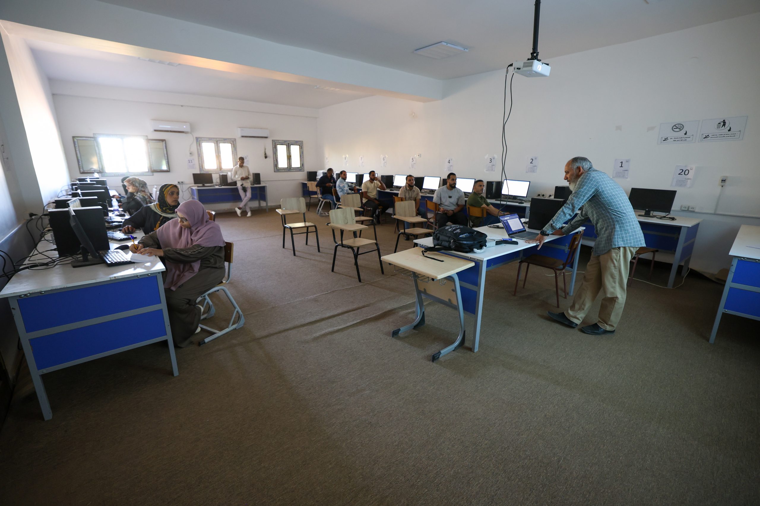 مركز التدريب والتطوير بالجامعة ينفذ دورة تدريبية بعنوان :مهارات الطباعة باستخدام برنامج Word .