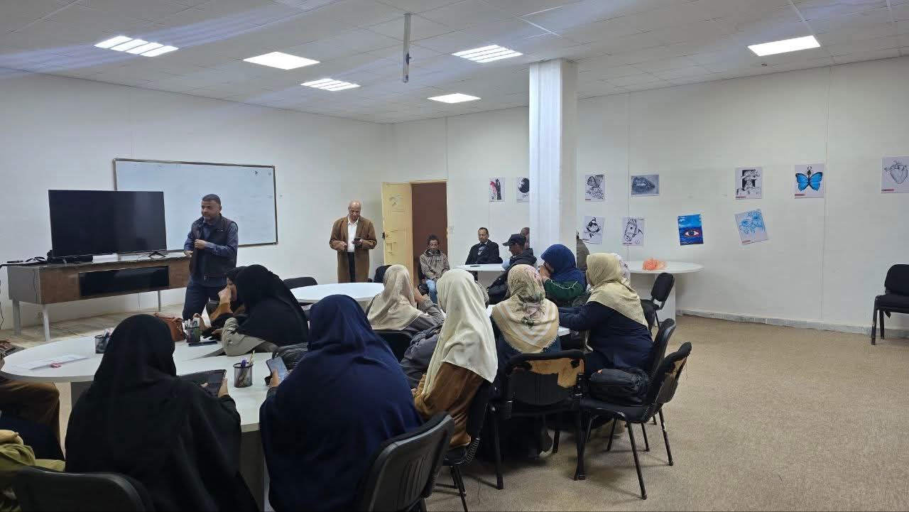 كليــة الآداب والعـــلوم - أوبــاري - تُكــرّم المخلصيــن فــي لمســة وفــاء .