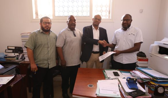 مراســم تسيلـــم وتسلــم عمـــادة كليــة القانــون.