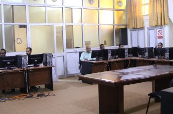 مركــز التدريـب والتطويــر بالجامعــة ينفــذ دورة تدريبيــة بعنــوان :مهــارات استخــدام الحاســوب والانتـرنــت