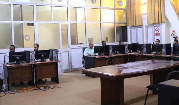 مركــز التدريـب والتطويــر بالجامعــة ينفــذ دورة تدريبيــة بعنــوان :مهــارات استخــدام الحاســوب والانتـرنــت