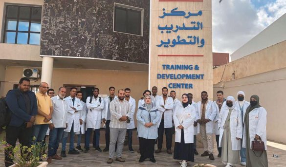 اختتــام الزيـارة الميدانيـة لطلبـة قسـم هندسـة النفـط والغـاز بكليـة الهندسـة - جامعـة سبـها إلـى مركـز بحـوث النفـط ومعهـد النفـط بمدينـة طرابلـس