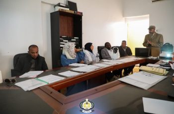 ورشــة عمــل فــي مجــال توصيــف المقــررات الدراسيــة.