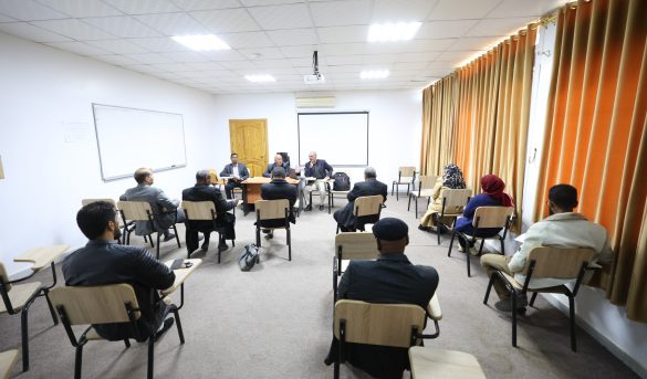 محاضــرة علميـة بعنــوان (دور اللغــة فــي تثقيــف الفــرد والمجتمــع وتطويرهمــا) .