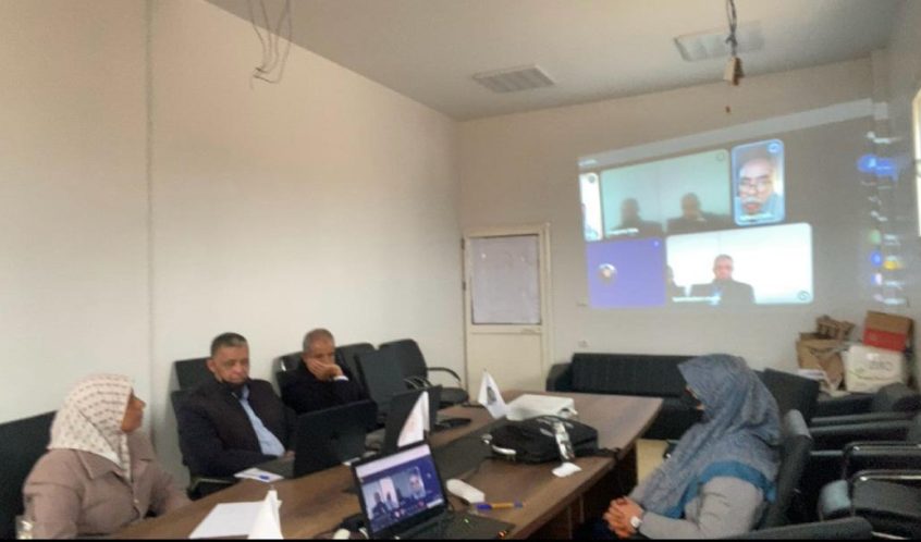 نقاشــات علميــة معمّقــة بيـن مخبــر العلــوم العرفانيــة وخبيــر بالجامعــة الجزائريــة.