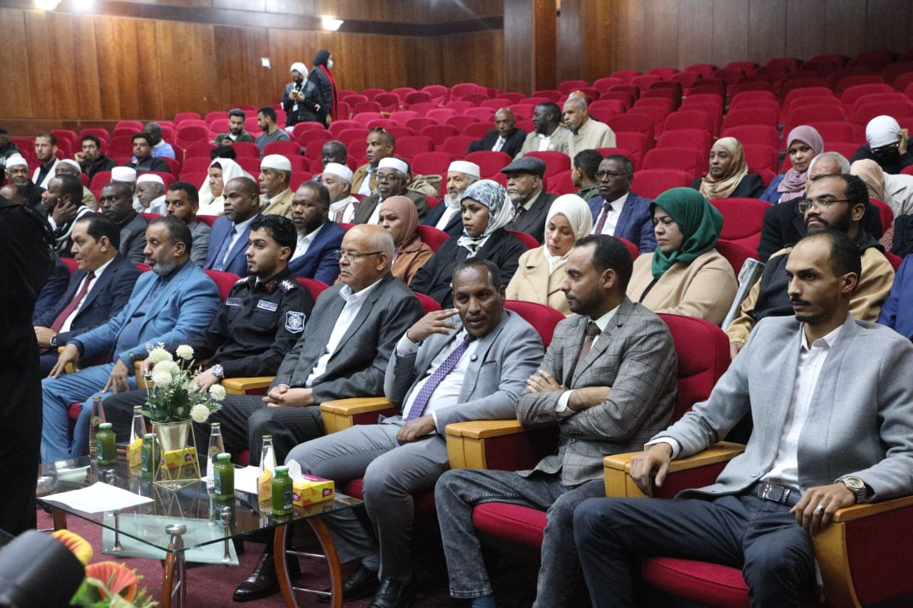 جولــة تفقديــة للمركــب الجامعــي فـي حـي الناصريــة وبيــت البركولــي .