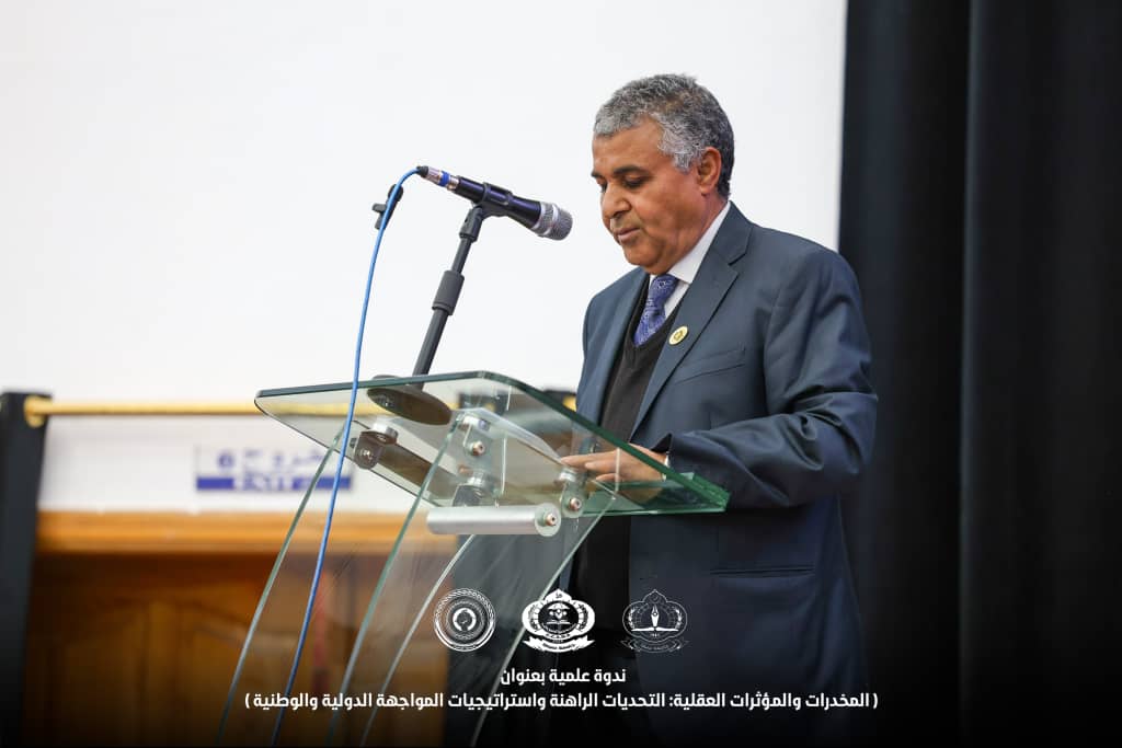 كلمــة مديـر مركــز خدمــة وتنميــة المجتمــع والبيئـة بالجامعــة.