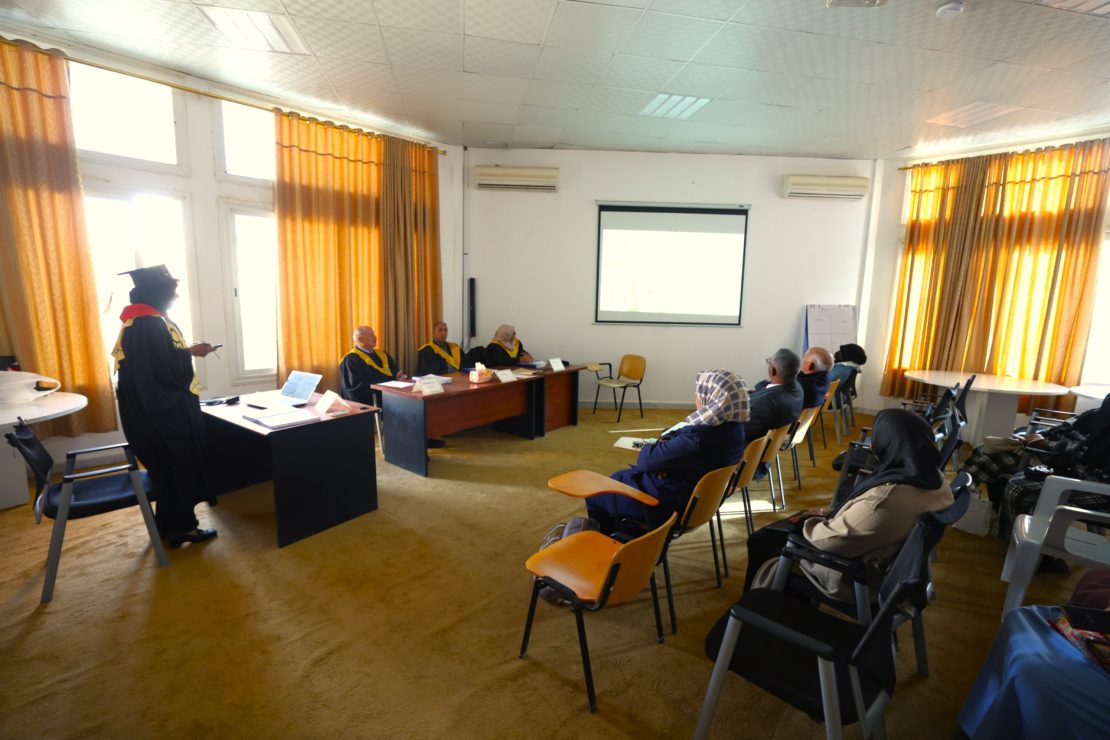 كليـة الآداب بجامـعة سبـها تناقـش رسـالة ماجستـير حـول فاعلـية برنامـج إرشـادي لخفـض اضطـرابات اللغـة لـدى الأطفـال