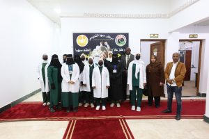 طلبــة قسـم القبـالة وحديثـي الولادة بكليـة التمريـض يـزورون مركـز سبــها التعليـمي للخصـوبـة والمسـاعدة علـى الإنجــاب .