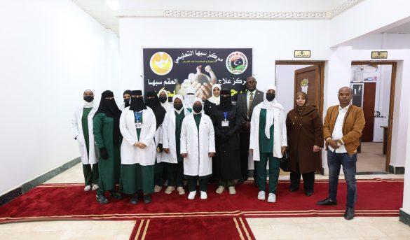 طلبــة قسـم القبـالة وحديثـي الولادة بكليـة التمريـض يـزورون مركـز سبــها التعليـمي للخصـوبـة والمسـاعدة علـى الإنجــاب .