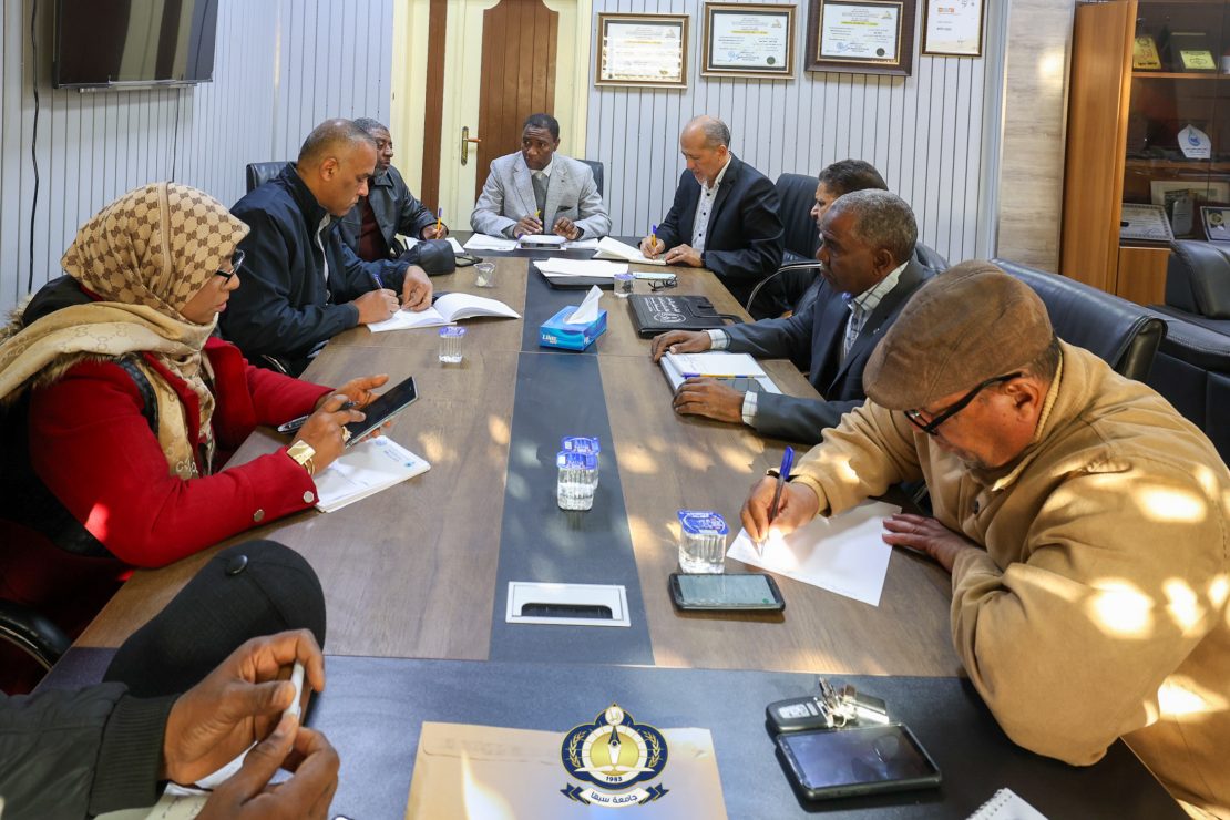 جامعـة سبـها لجـنة الدراسـات العلـيا بالجامعـة تعقـد اجتماعـها الدوري للعـام (2026م).