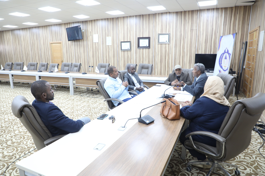 اللجنـة التسييـرية لمجلـس كليـة الطـب البيطـري تعقـد اجتماعـها الاعتيـادي الرابـع خـلال العــام (2026م).