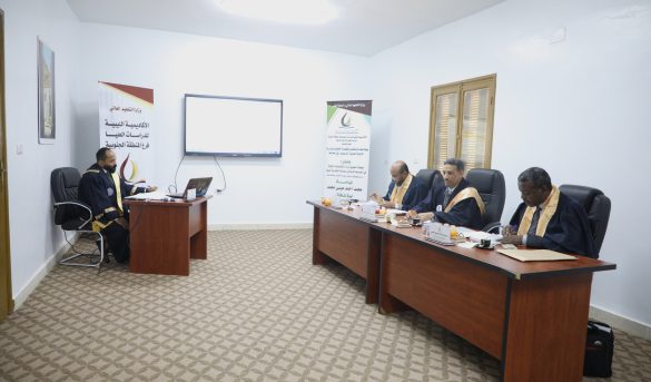 من العمـل الإداري إلـى البحـث العلمـي: موظـف بجامـعة سبــها ينــاقش رستالة ماجستـير فـي المحاسـبة.