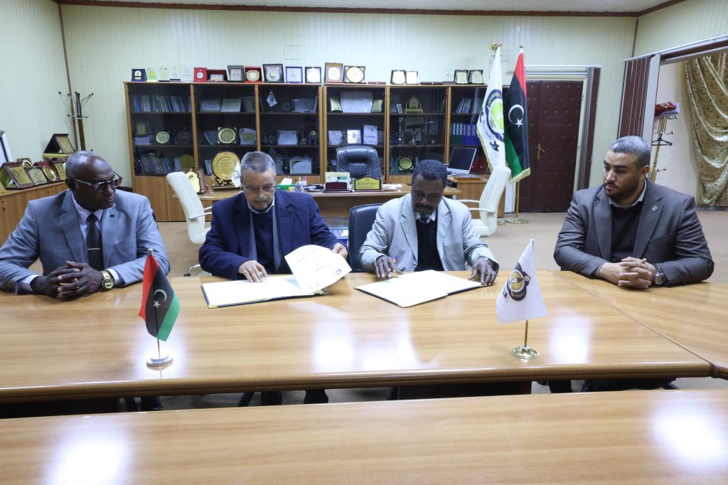 جامعة سبها توقع اتفاقية تعاون علمي مع المختبر المرجعي الطبي بسبها