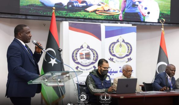 بدأت الفعاليات بالجوانب الميدانية والواقعية للأندية الرياضية بعرض مرئي، ونتائج استطلاع قدمه مركز الإعلام الجامعي