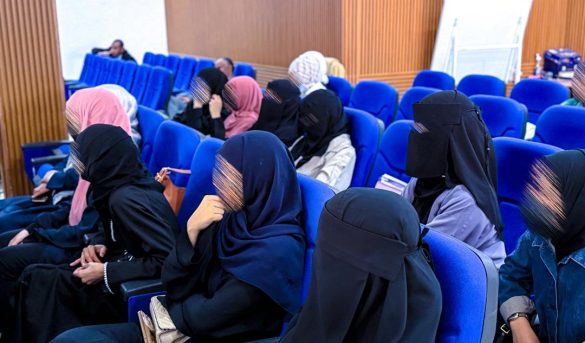  قسـم المختـبرات الطبـية بكلـية التقنـية الطبـية ينـظم محاضـرة علمـية بعنـوان (عرض النتائج الأولية عن التلوث الميكروبي.....).