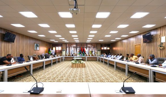 مكـتب التخطـيط والمتــابعة بالجامـعة يعـقد اجتــماعا موســعًا.