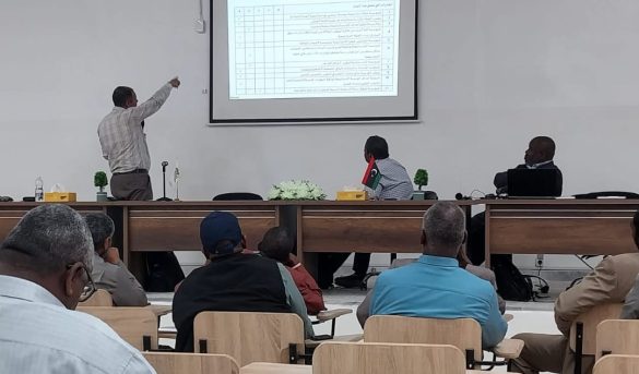 ورشـة عـمل تخصـصية في توصـيف المقـررات الدراسـية بكلـية التربـية الغريــفة.