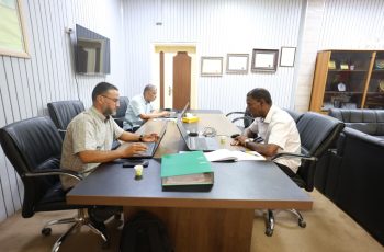 اجتماع متابعة سير العمل في المجلات العلمية بالجامعة ومناقشة التحديات الأكاديمية للعام (2026).