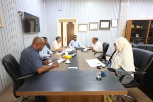 لجـنة إدارة مركـز خدمـة وتنمـية المجتـمع والبيـئة تعـقد اجتماعـها الدوري للعــام (2026م).