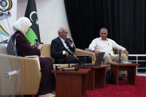 مـركز اللـغات ينـظم معرضًـا فنـيًا يجـسد التفـاعل بـين الرسم التجـريدي وجماليات الخـط العـربي . - جامعة سبها | Sebha University مـركز اللـغات ينـظم معرضًـا فنـيًا يجـسد التفـاعل بـين الرسم التجـريدي وجماليات الخـط العـربي .