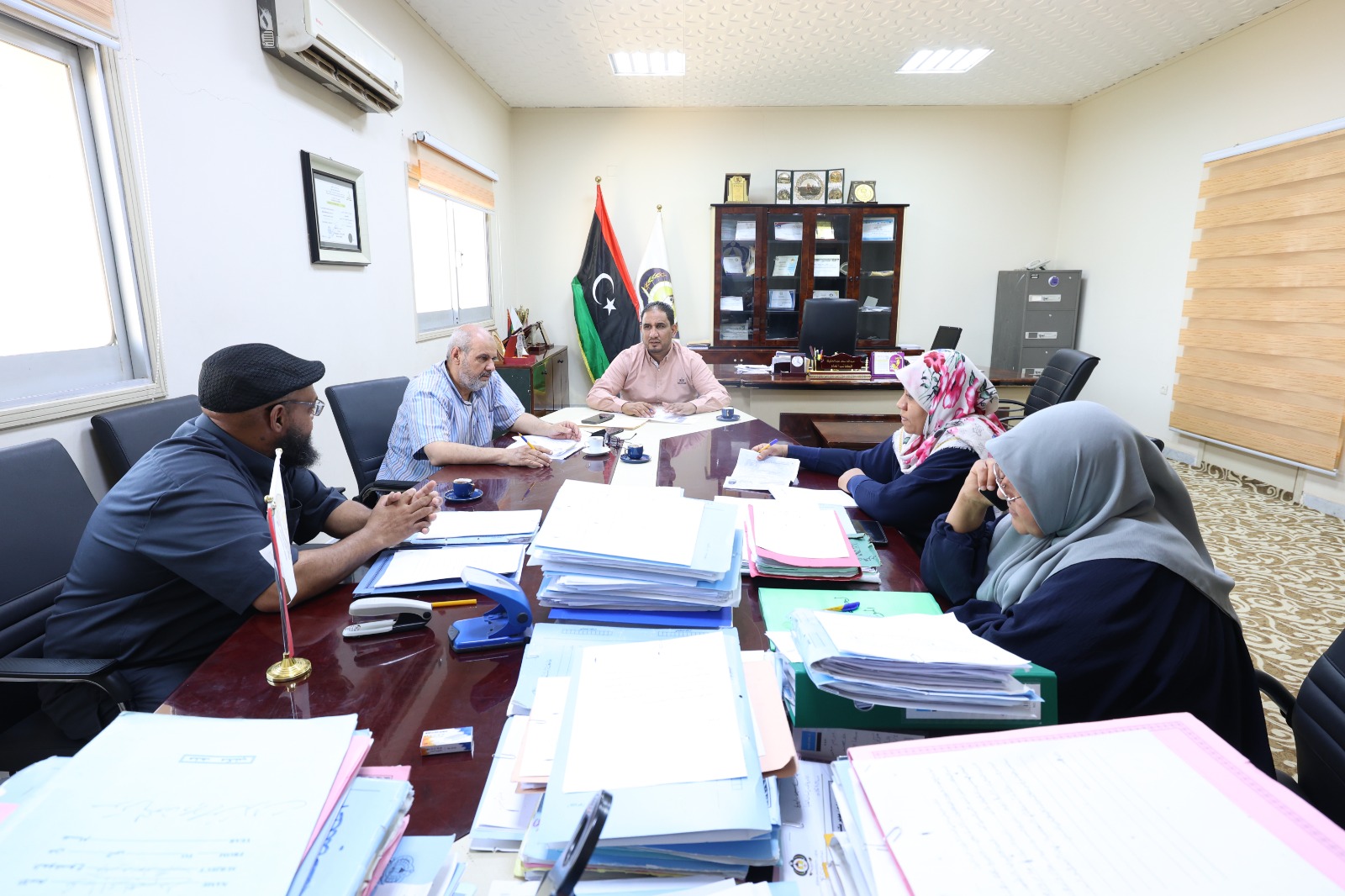 لجـنة شـؤون الموظفـين تعـقد اجتمـاعها الدوري السـابع لعـام (2026م).